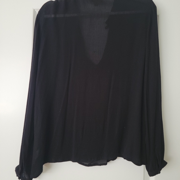 Black lightweight blouse - Picture 4 of 4